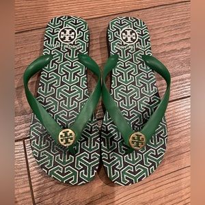 Tory Burch Green and Navy Flip Flops Size 36/6